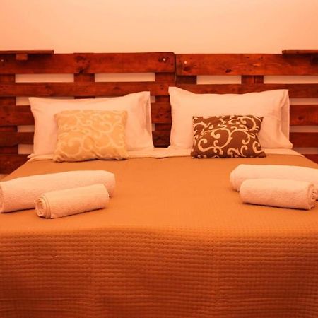 A Rizzilla Guest House 니코테라 마리나 외부 사진